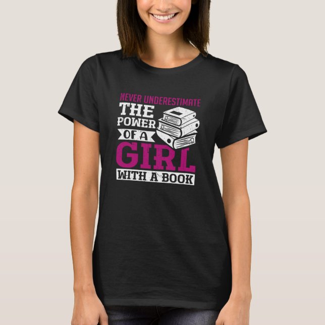 Camiseta Never Underestimate the Power of a Girl With a Boo (Frente)