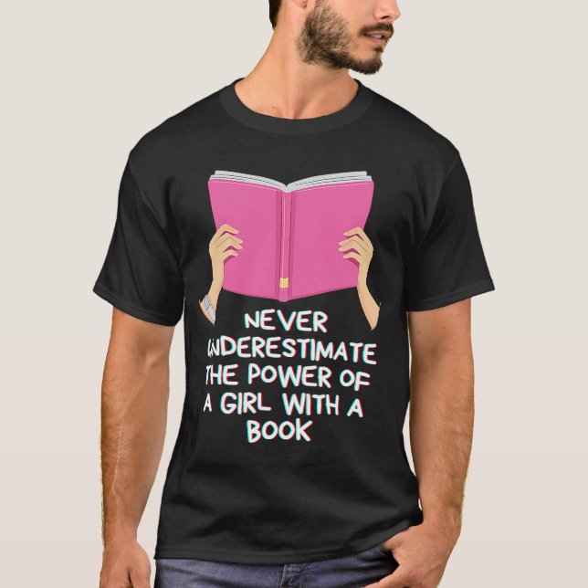 Camiseta Never underestimate the power of a girl with a boo (Frente)