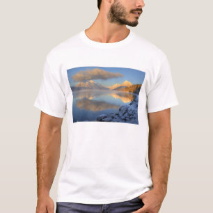 Camiseta Névoa surge do Lago McDonald em um dia muito frio