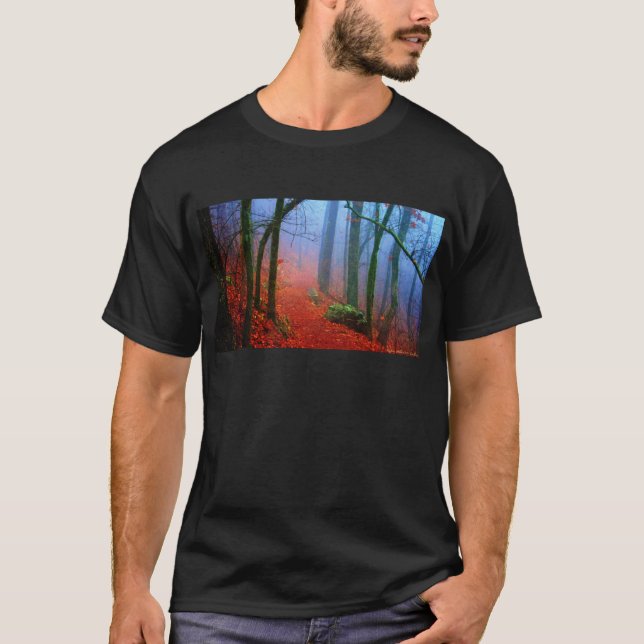 Camiseta Nevoeiro azul de outono de floresta pintada (Frente)