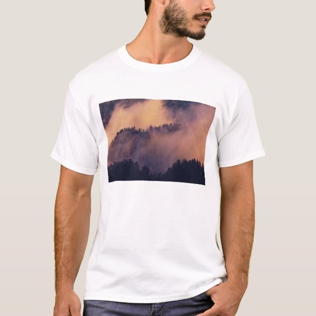 Camiseta nevoeiro de inverno no vale ao pôr do sol de Morto (Frente)