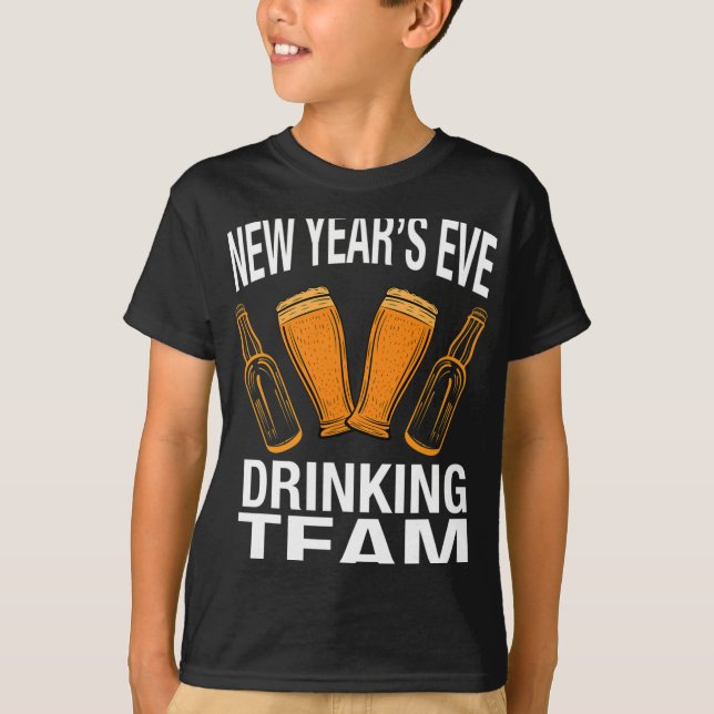 Camiseta New Year's Eve Drinking Team, Funny New Years Eve  (Frente)