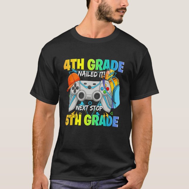 Camiseta Next stop 5th grade 4th grade nailed it Graduate V (Frente)