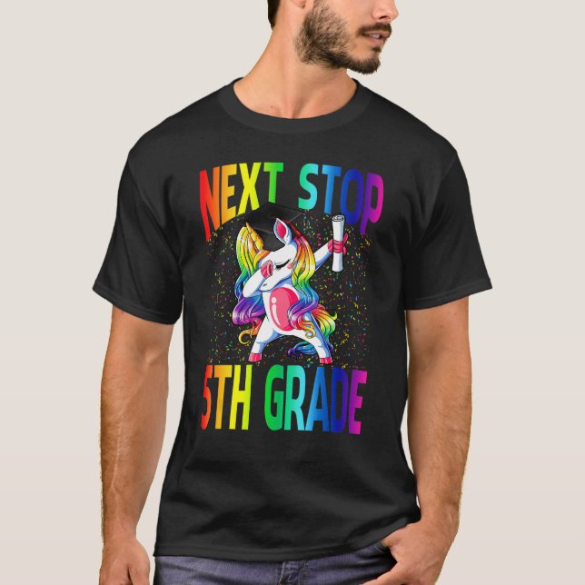 Camiseta Next Stop 5th Grade Graduation Unicorn (Frente)