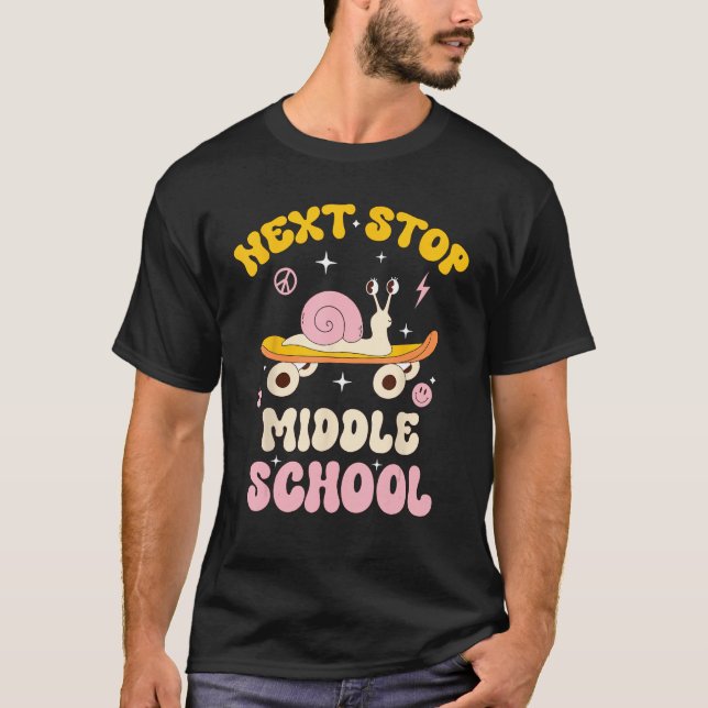 Camiseta Next Stop Middle School Groovy Holiday Last Day Of (Frente)