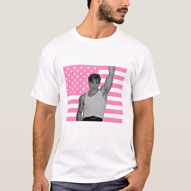 Camiseta Nicholas Chavez com bandeira rosa rosa americana (Frente)