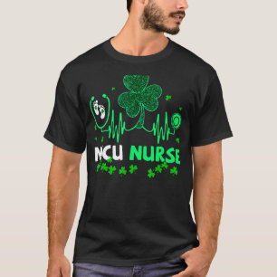 Camiseta NICU Enfermeira Stethoscope Shamrock Happy Rua Pat