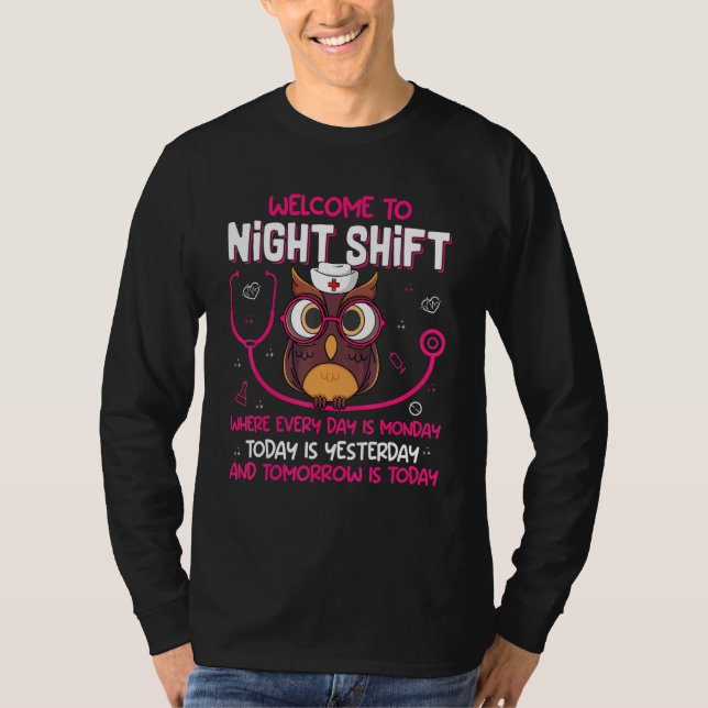 Camiseta Night Shift Nurse Owls   Nursing RN LPN CNA Women (Frente)