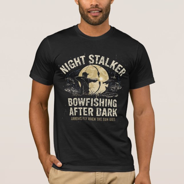 Camiseta Night Stalker Bowfishing After Dark Moon Silhouett (Frente)