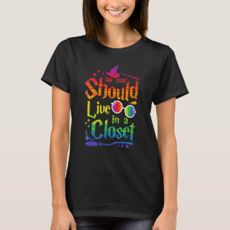 Camiseta Ninguém Deve Viver Em Um Arco-Íris De Armário Orgu