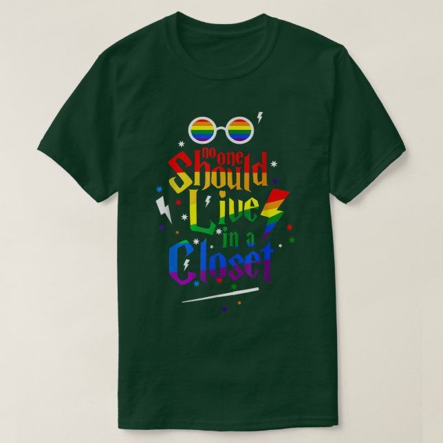 Camiseta Ninguém Deveria Viver Em Um Orgulho gay LGBT De Ar (Frente do Design)