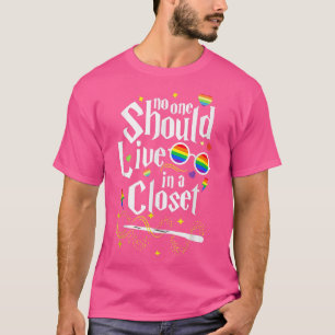 Camiseta Ninguém Deveria Viver Em Um Orgulho gay LGBT-Sh De