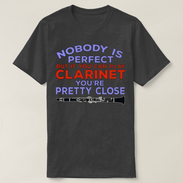 Camiseta Ninguém É Perfeito, Mas Se Você Pode Jogar Clarine (Frente do Design)