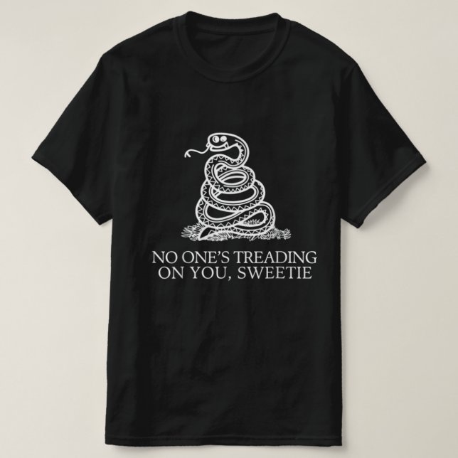 Camiseta Ninguém está pisando em você Docinho (Frente do Design)