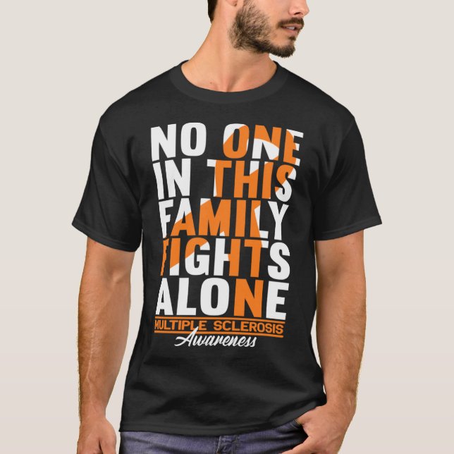 Camiseta Ninguém Nesta Família Luta Sozinha I MS Multiple S (Frente)