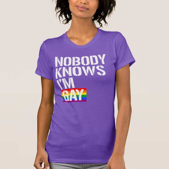 Camiseta Ninguém sabe que sou gay (Frente)