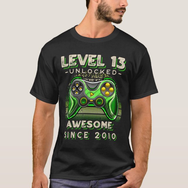 Camiseta Nível 13 13 do jogo de vídeo desbloqueado Aniversá (Frente)