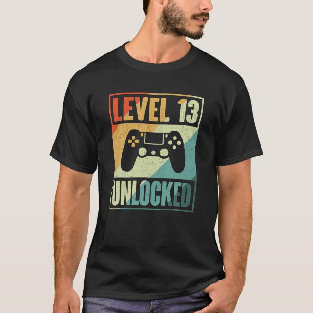 Camiseta Nível 13 Retro do jogador de vídeo desbloqueado -  (Frente)