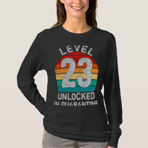 Camiseta Nível 23 desbloqueado em quarentena 23. Aniversári