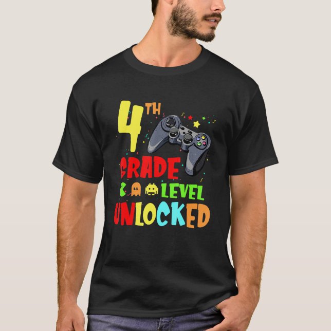 Camiseta Nível 4 Desbloqueado Videos games De Volta À Escol (Frente)