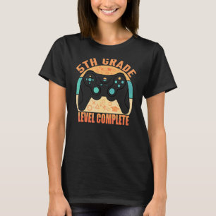 Camiseta Nível de 5 Graduação Concluído é Graduado no 5 Gra