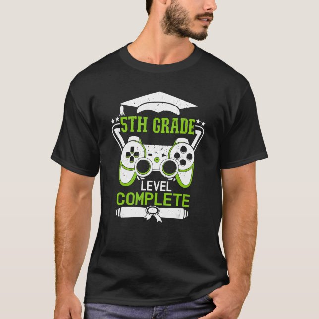Camiseta Nível de 5 Graduação Concluído é Graduado no 5 Gra (Frente)
