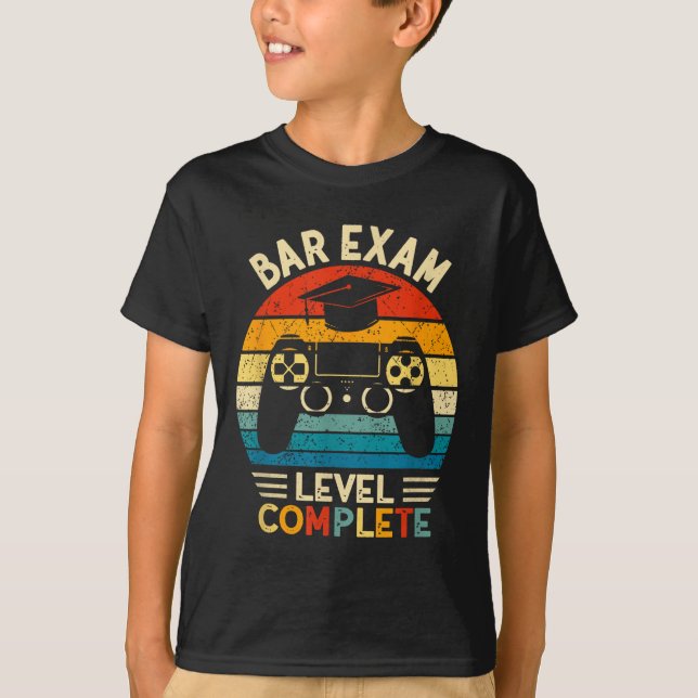 Camiseta Nível de Exame de bar Completamente Funny Lawrence (Frente)
