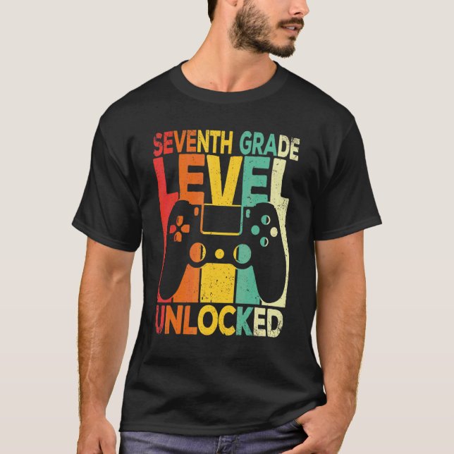 Camiseta Nível do Sétimo Ano Desbloqueado Primeiro Dia de V (Frente)