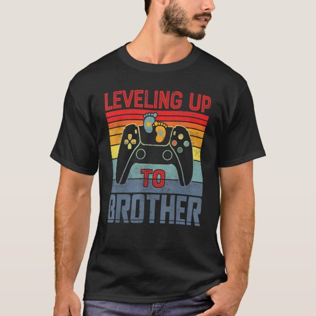 Camiseta Nivelando Para Irmão Promovido Para Irmão Gamer (Frente)