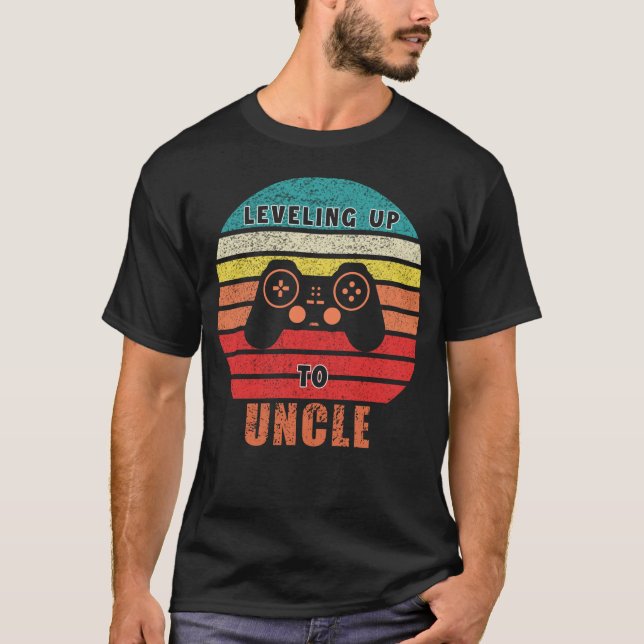 Camiseta nivelando por cima para o tio (Frente)