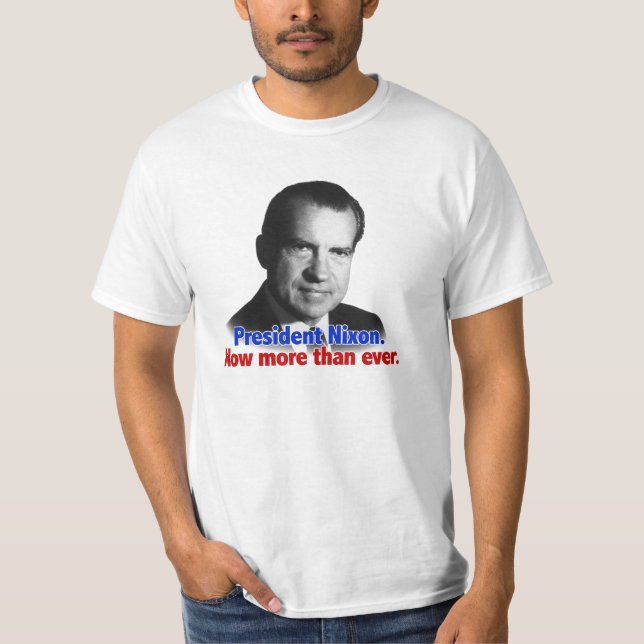 Camiseta Nixon agora mais do que nunca (Frente)