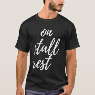 Camiseta No descanso do estábulo, cavalo engraçado de fazen
