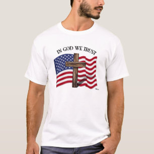 Camiseta No deus nós confiamos com cruz áspera e bandeira