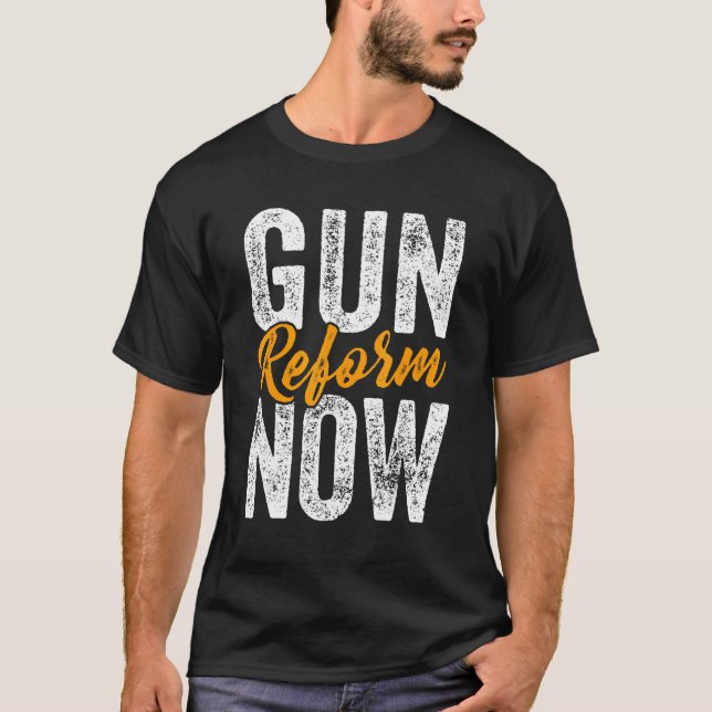 Camiseta No Gun Awarned Day Veste Orange Suficiente Gun End (Frente)