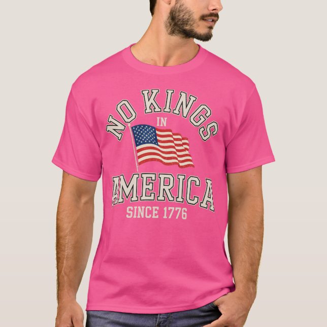 Camiseta No Kings in America Since 1776 Distressed USA Flag (Frente)