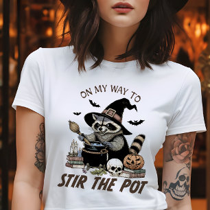Camiseta No Meu Caminho Mexer o Caldeirão Halloween Mapache