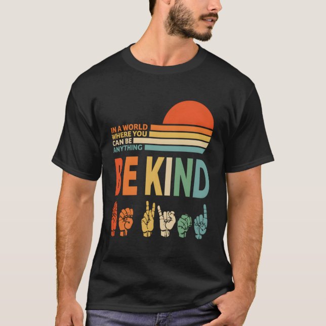 Camiseta No Mundo, Onde Você Pode Ser Qualquer Coisa Que Se (Frente)