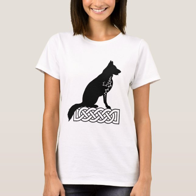 Camiseta Nó Negra do Marinheiro do german shepherd Loki (Frente)