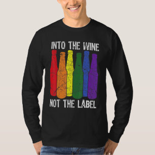 Camiseta No Vinho Não No Rótulo Orgulho Bissexual Bebendo
