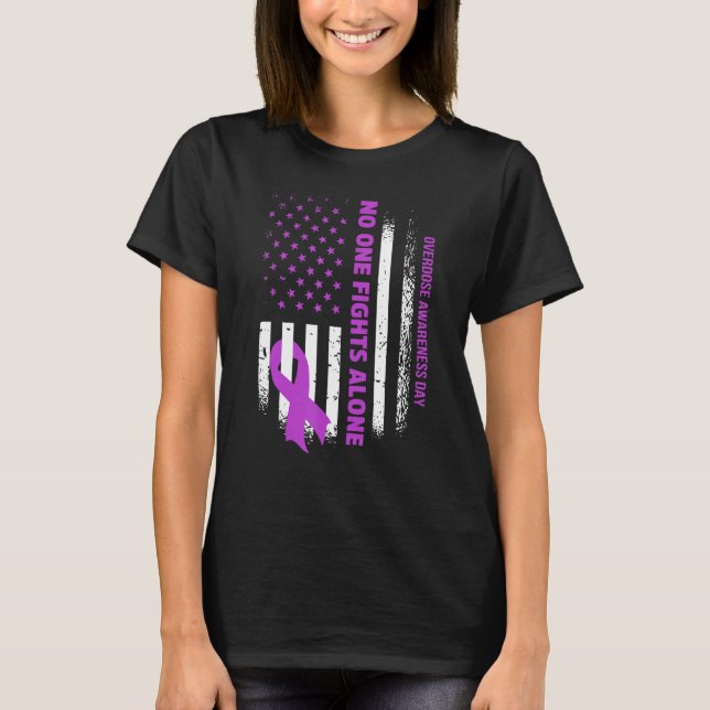 Camiseta Nobody Fights Overdose Alone USA Flag purple Ribbo (Frente)
