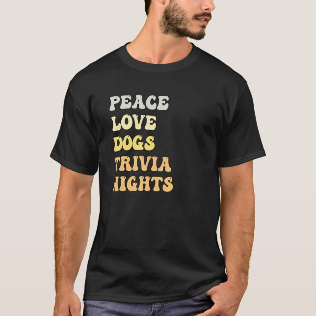 Camiseta Noites de Trivia Cães Paz Amor Retro (Frente)