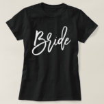 Camiseta Noiva de Tipografia de Script de Tendy<br><div class="desc">Trendy e design de festas de noiva.</div>