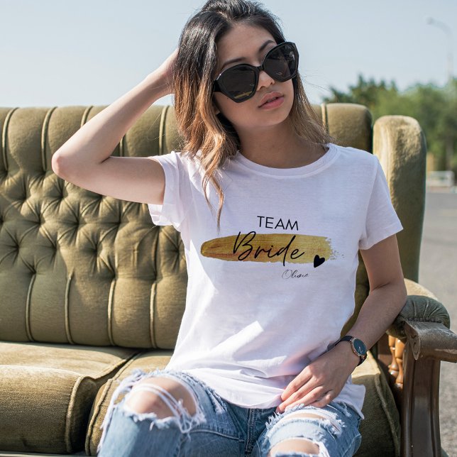Camiseta Noiva Equipe Moderno Chic Personalizado Dourado e  (Personalized Gold & Black Modern Chic Team Bride T-Shirt)