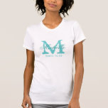 Camiseta Noiva feita sob encomenda do monograma a ser<br><div class="desc">Noiva personalizada do monograma a ser cores do azul e do branco de turquesa das camisas | de t. Camisetas Monogrammed com nome feito sob encomenda no texto elegante do roteiro. Personalize para a noiva, as damas de honra, o florista, a madrinha de casamento, a matrona da honra, a mãe...</div>