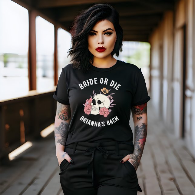 Camiseta Noiva ou morra em favores de solteira preta do crâ (Bride or die black skull skelton bachelorette party favors personalized customizable T-Shirt)