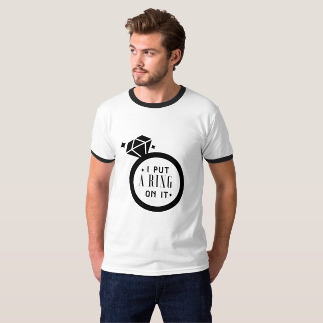 Camiseta Noivado de Casamento Envolvido, Engraçado, masculi (Frente Completa)