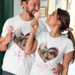 Camiseta Noivado floral de foto em forma de coração<br><div class="desc">Decidimos para sempre escrever o seu nome e a sua camiseta personalizada com fotografia de casal cardíaco e rosas rosa.                  Perfeito para um noivado,  anúncio de casamento ou festa de aniversário no Dia de os namorados!</div>
