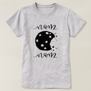 Camiseta Nom Nom! Tshirt mordido do biscoito