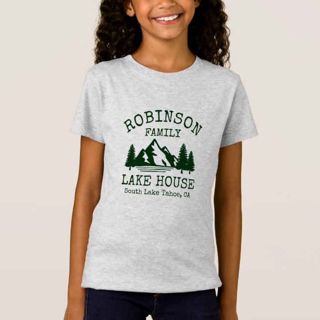 Camiseta Nome da família Lago House Forest Silhouette (Frente)