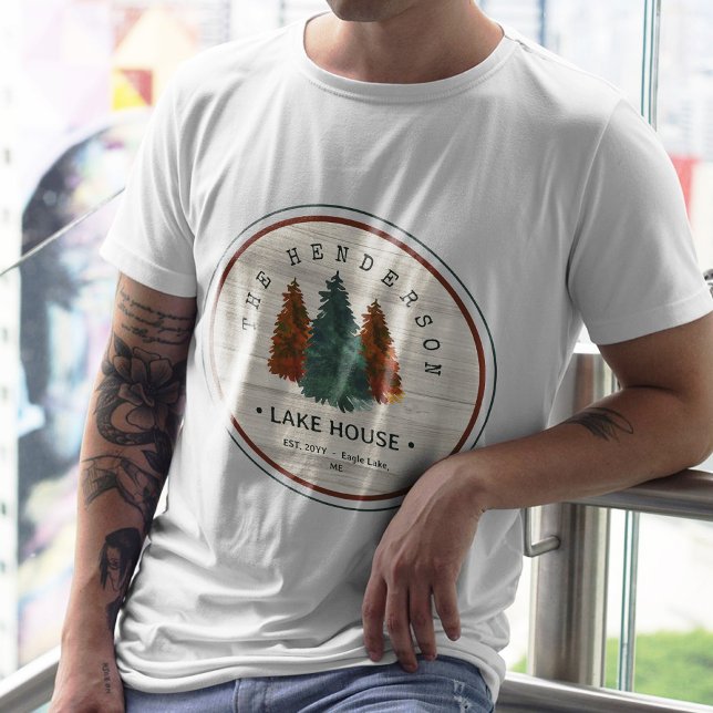 Camiseta Nome da família Lago House Pine Tree (Criador carregado)